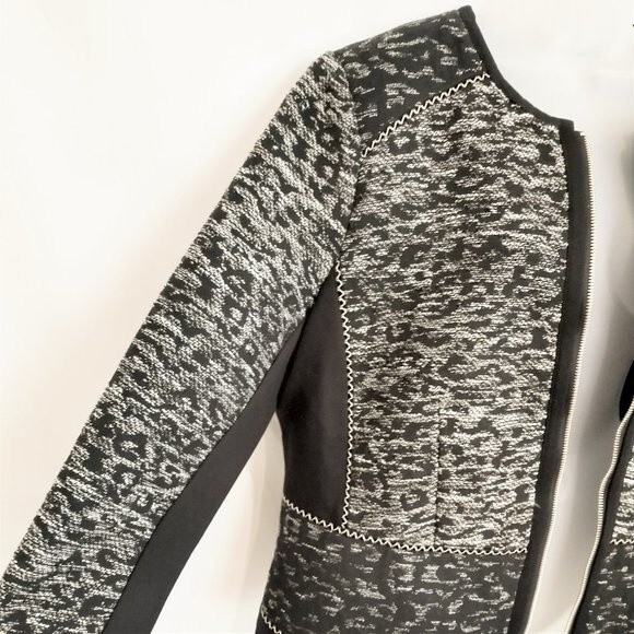 Chico's Black White Knit Animal Print Jacket Size 2 (L) Jacquard Full Zip - Picture 6 of 10